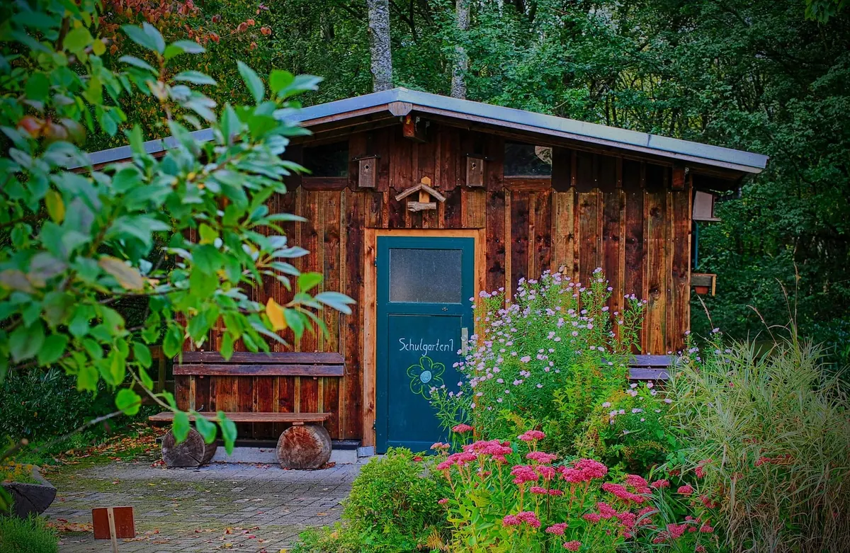 Community Garden Plot Checklist: Application, Rules, and What to Bring on Day One